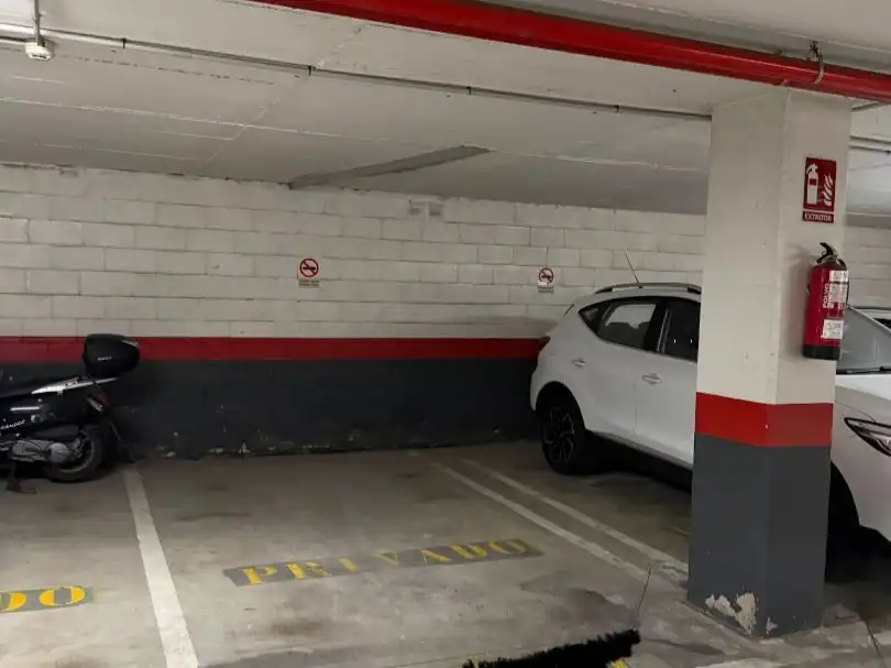 Parkplatz von Garage zur Miete in Cádiz mit Alarm