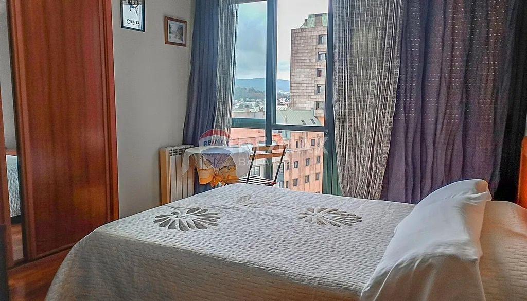 Dormitori de Apartament en venda en Vigo  amb Calefacció