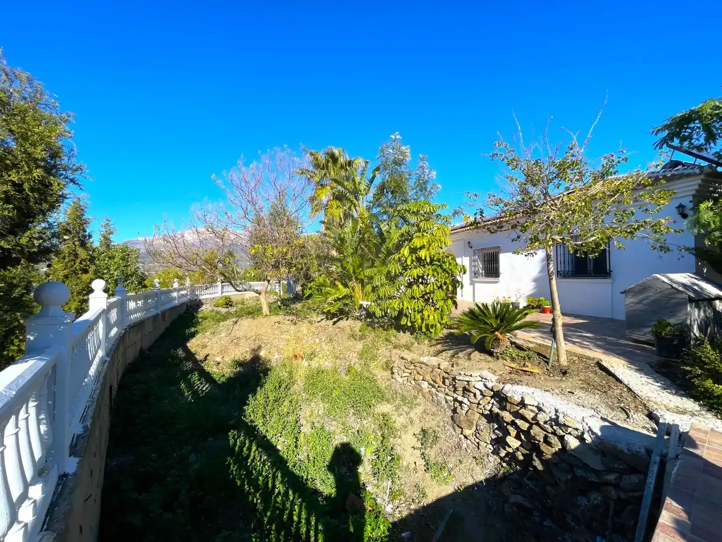 Vista exterior de Casa o xalet en venda en Cómpeta amb Aire condicionat, Jardí privat i Balcó