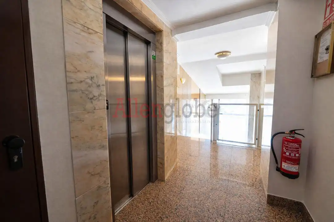 Apartament en venda en Oviedo  amb Calefacció i Traster