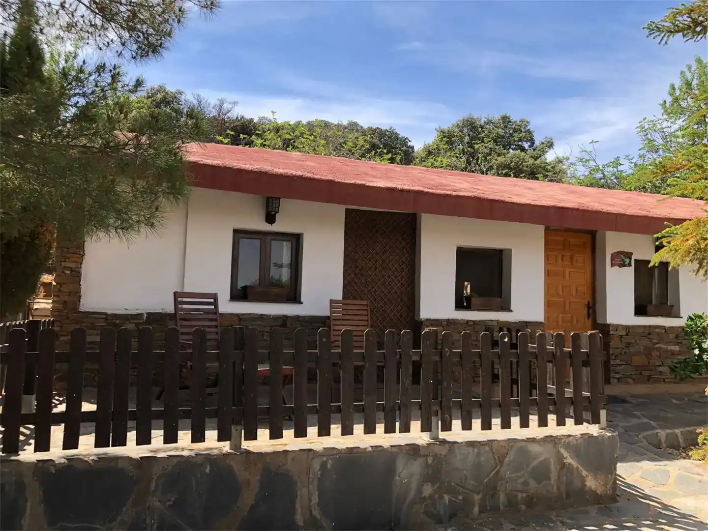 Vista exterior de Finca rústica en venda en Nevada amb Aire condicionat, Piscina i Balcó