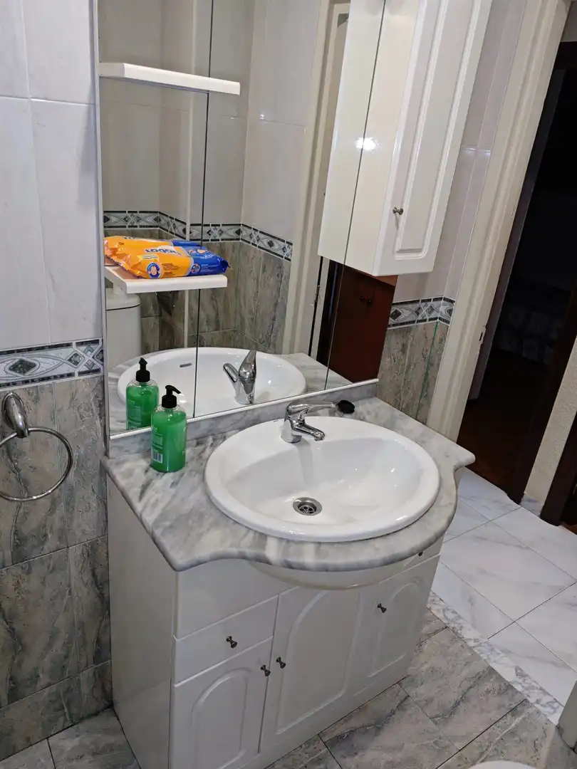 Bathroom of Flat for sale in Avilés  with Storage room and Furnished