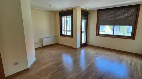 Sala d'estar de Pis de lloguer en Ourense Capital  amb Calefacció, Forn i Rentadora