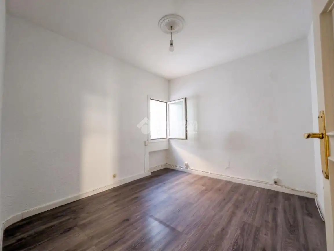 Habitación de Ático en venta en Madrid con Calefacción, Terraza y Balcón