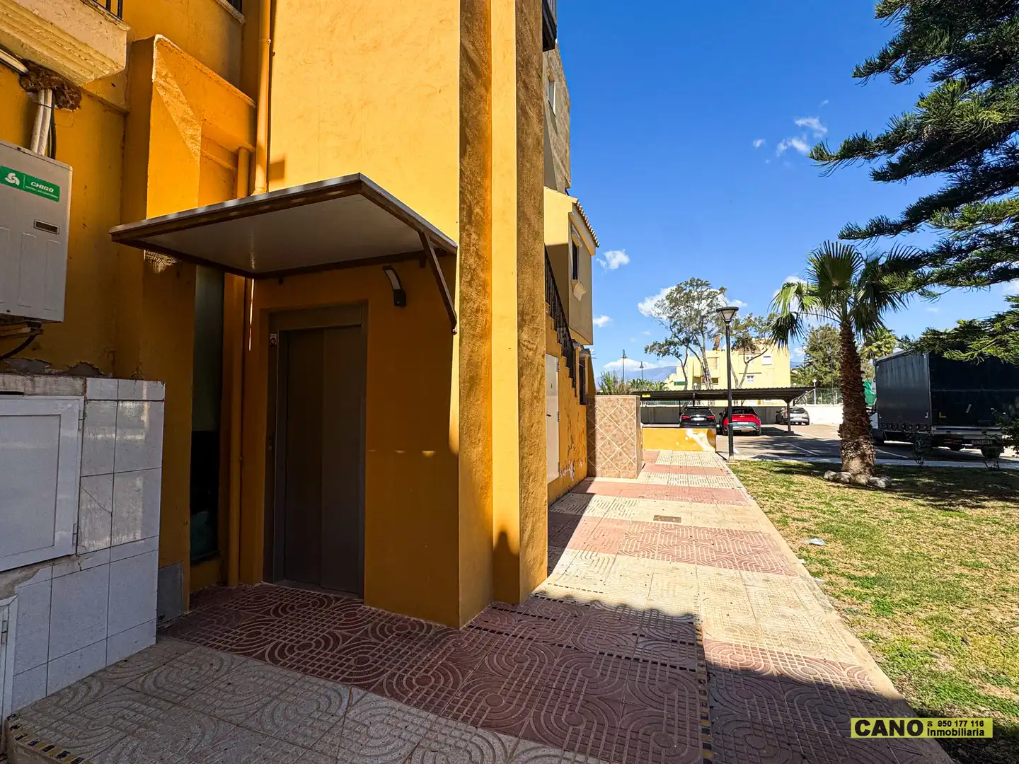 Exterior view of Flat for sale in Roquetas de Mar  with Air Conditioner, Heating and Terrace
