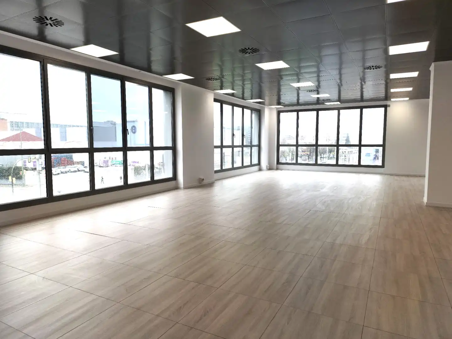 Oficina de alquiler en Avinguda de Barcelona, Les Planes