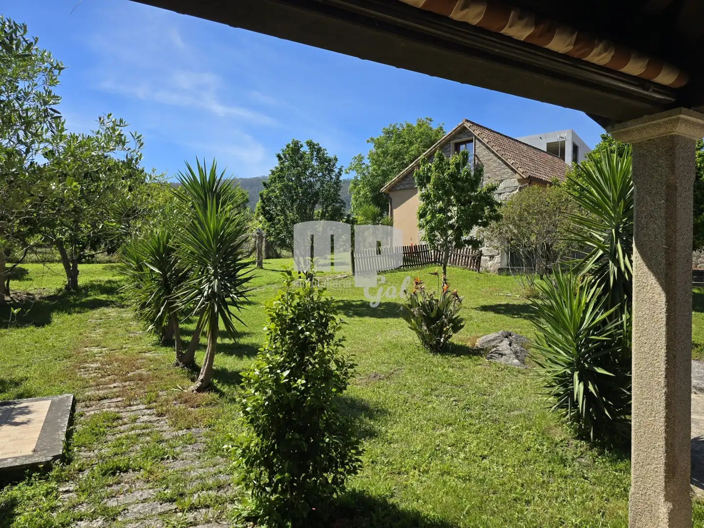 Jardí de Finca rústica en venda en Moaña amb Jardí privat, Traster i Moblat