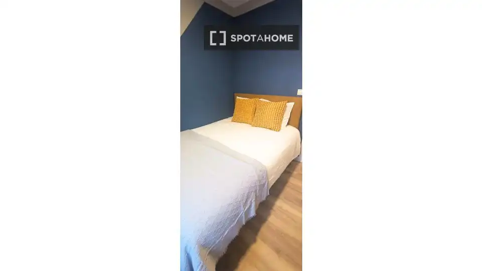 Habitación de Piso para compartir en Segovia con Aire acondicionado, Calefacción y Amueblado