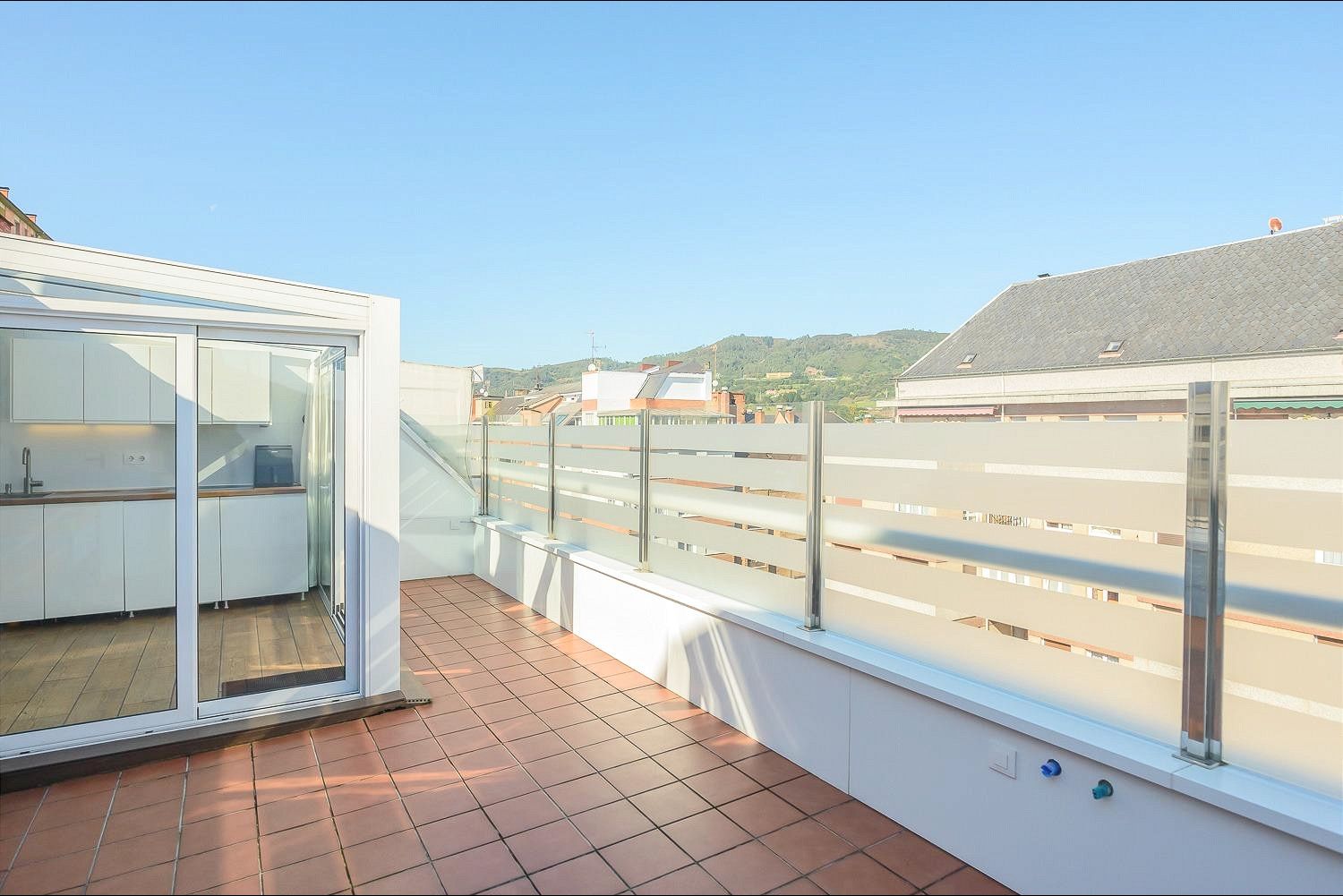 Terrassa de Àtic en venda en Oviedo  amb Calefacció, Terrassa i Balcó