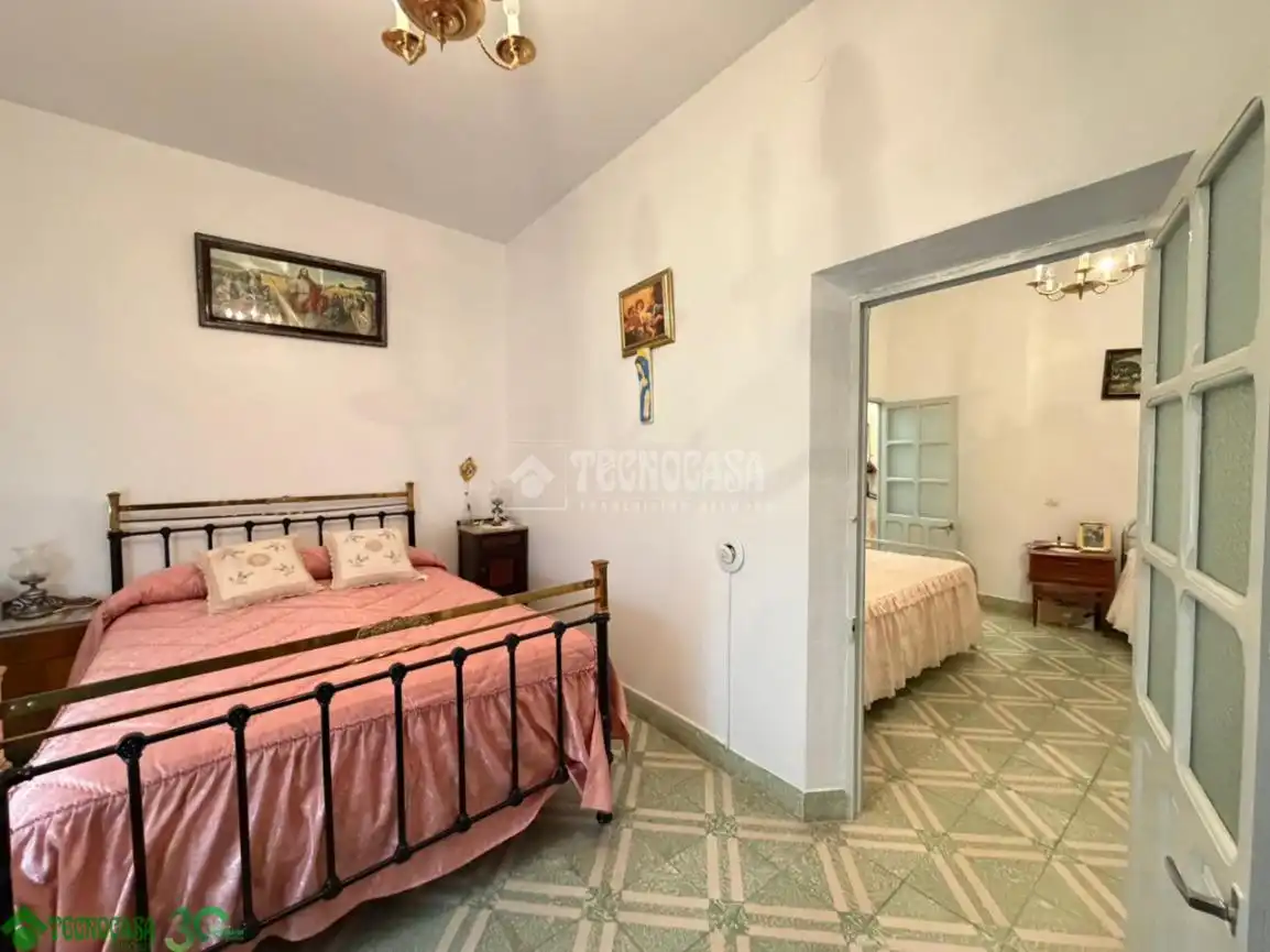 Habitación de Casa adosada en venta en Santa Cruz de la Zarza con Calefacción, Terraza y Amueblado