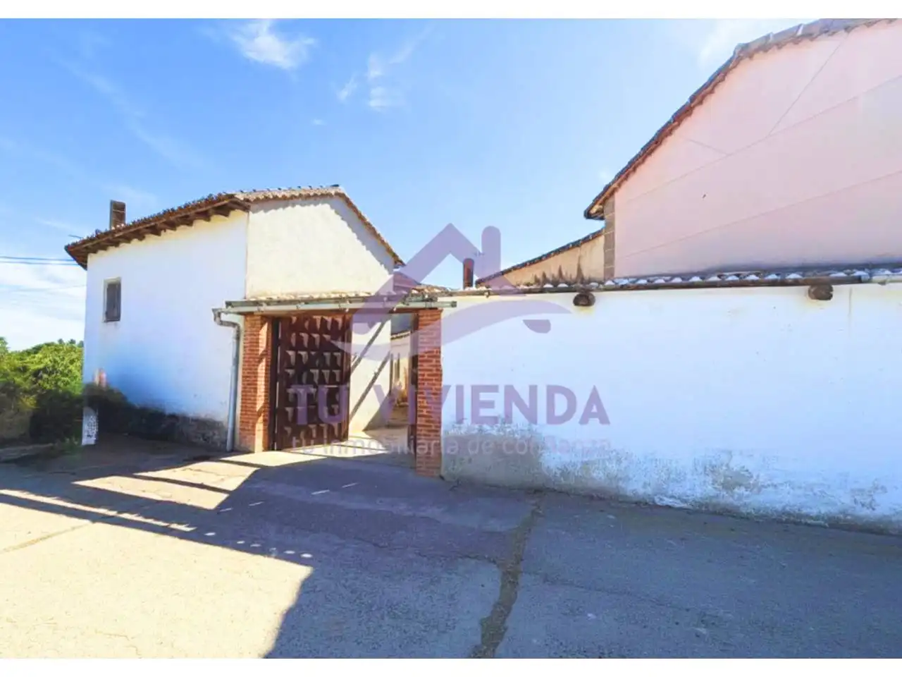 Exterior view of Houses for sale in Poza de la Vega