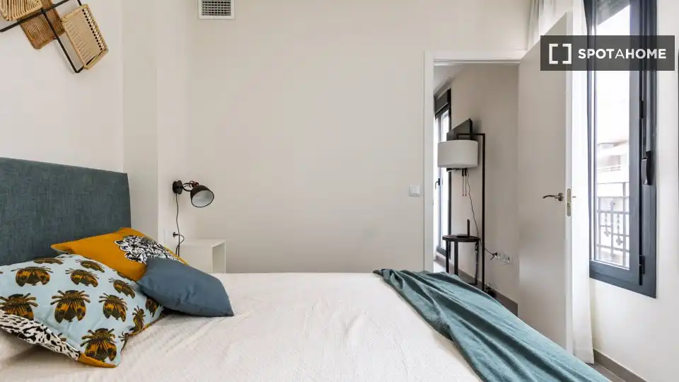 Habitación de Piso de alquiler en Valencia con Aire acondicionado, Calefacción y Amueblado