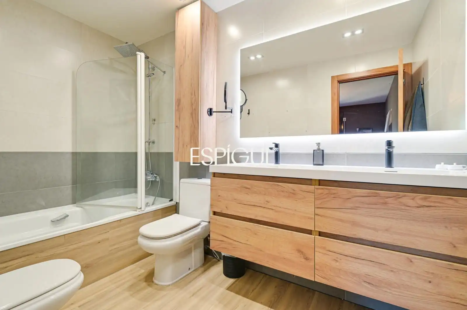 Baño de Casa o chalet en venta en Aiguaviva con Aire acondicionado, Calefacción y Parquet
