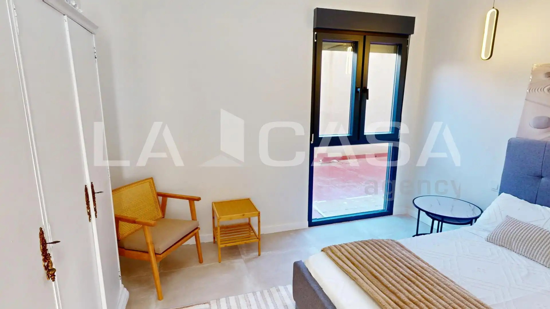 Schlafzimmer von Erdgeschoss zum Verkauf in Valencia mit Klimaanlage, Heizung und Möbliert