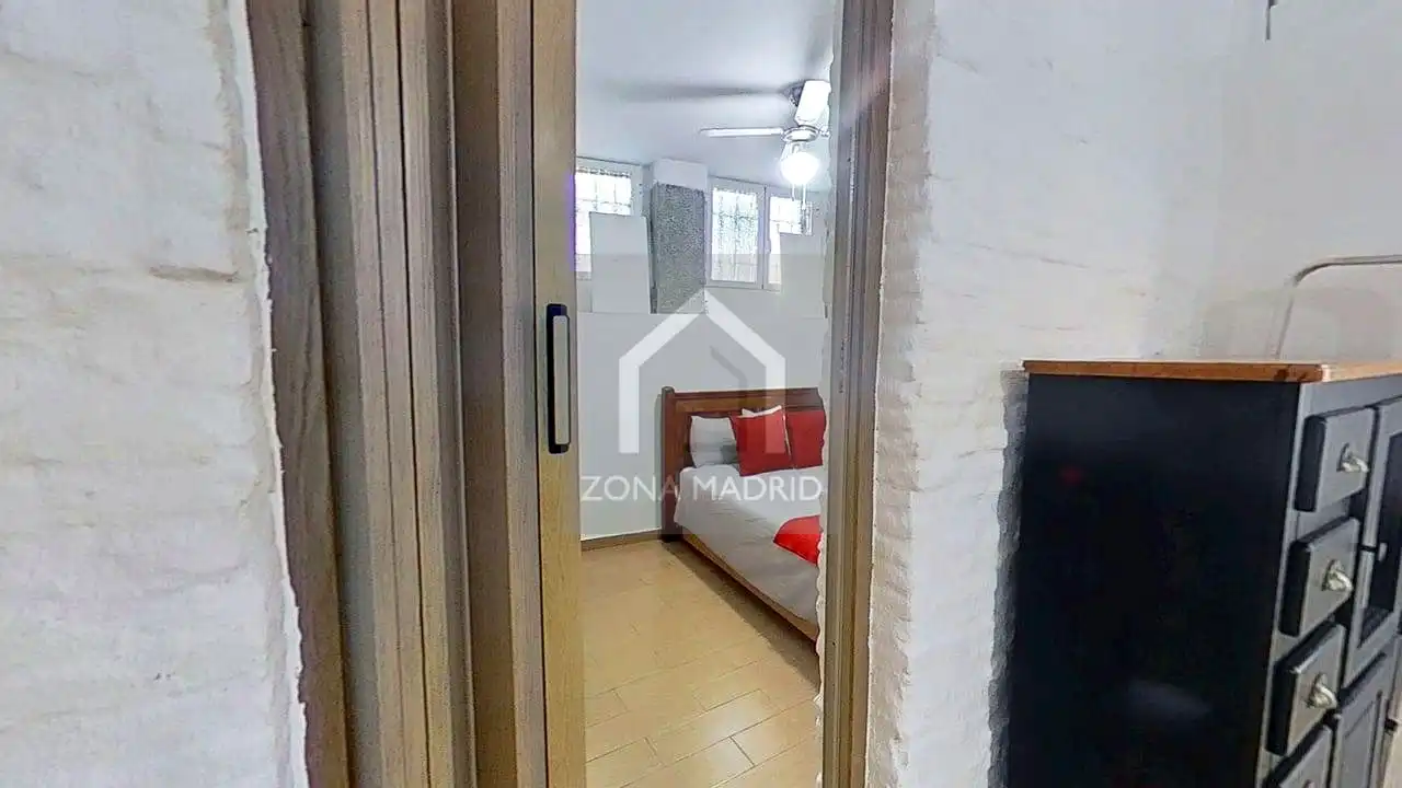 Schlafzimmer von Erdgeschoss zum Verkauf in Madrid mit Möbliert