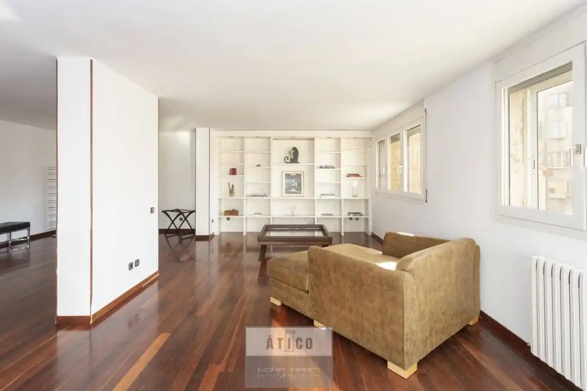 Dachboden zur Miete in Vila de Gràcia