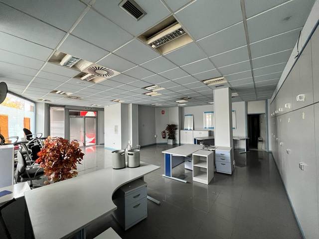 Local comercial en Alquiler en De Salvador Allende en Salvador Allende