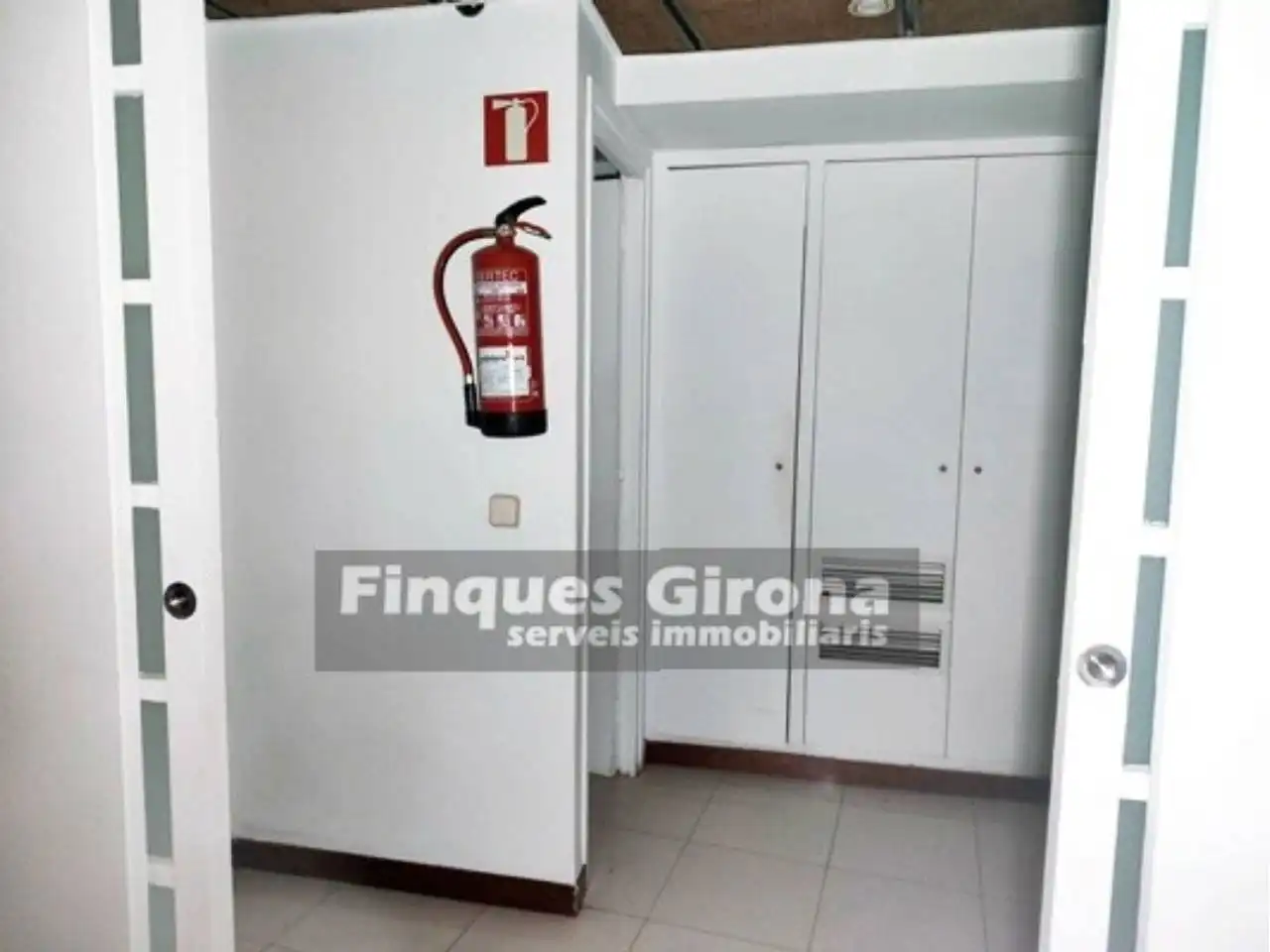 Geschaftsraum zur Miete in Girona mit Alarm
