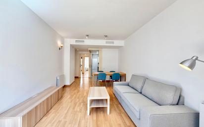 Living room of Flat to rent in  Barcelona Capital  with Air Conditioner, Heating and Parquet flooring