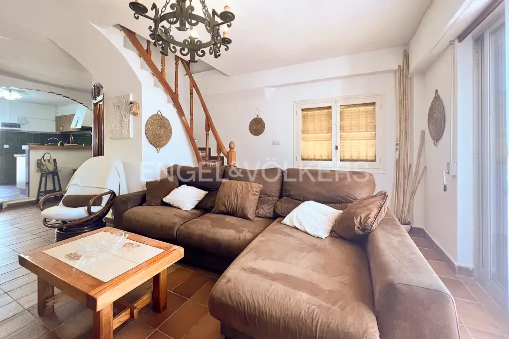 Sala de estar de Ático de alquiler en Sueca con Aire acondicionado, Calefacción y Jardín privado