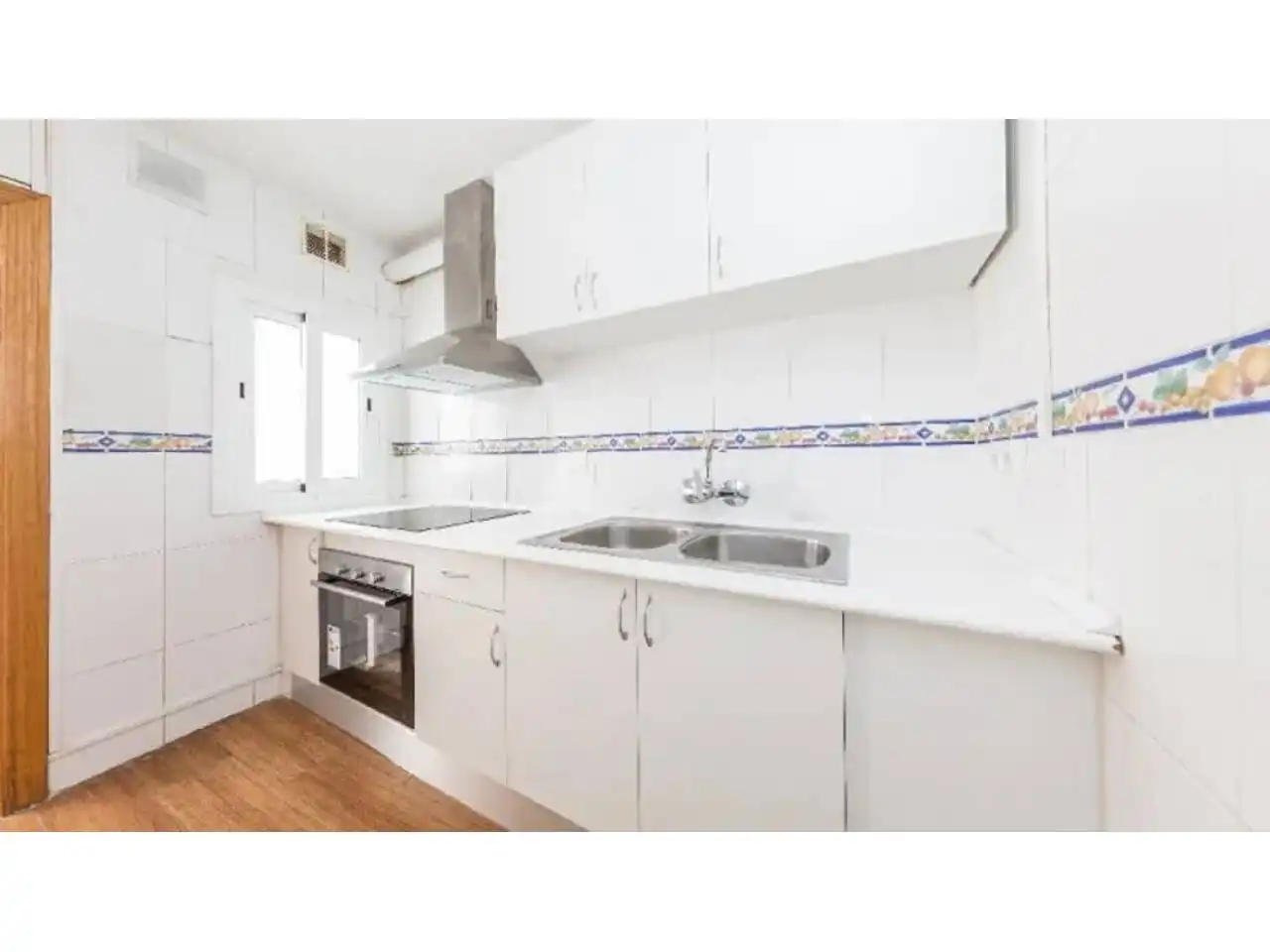 Cocina de Piso en venta en L'Hospitalet de Llobregat con Balcón