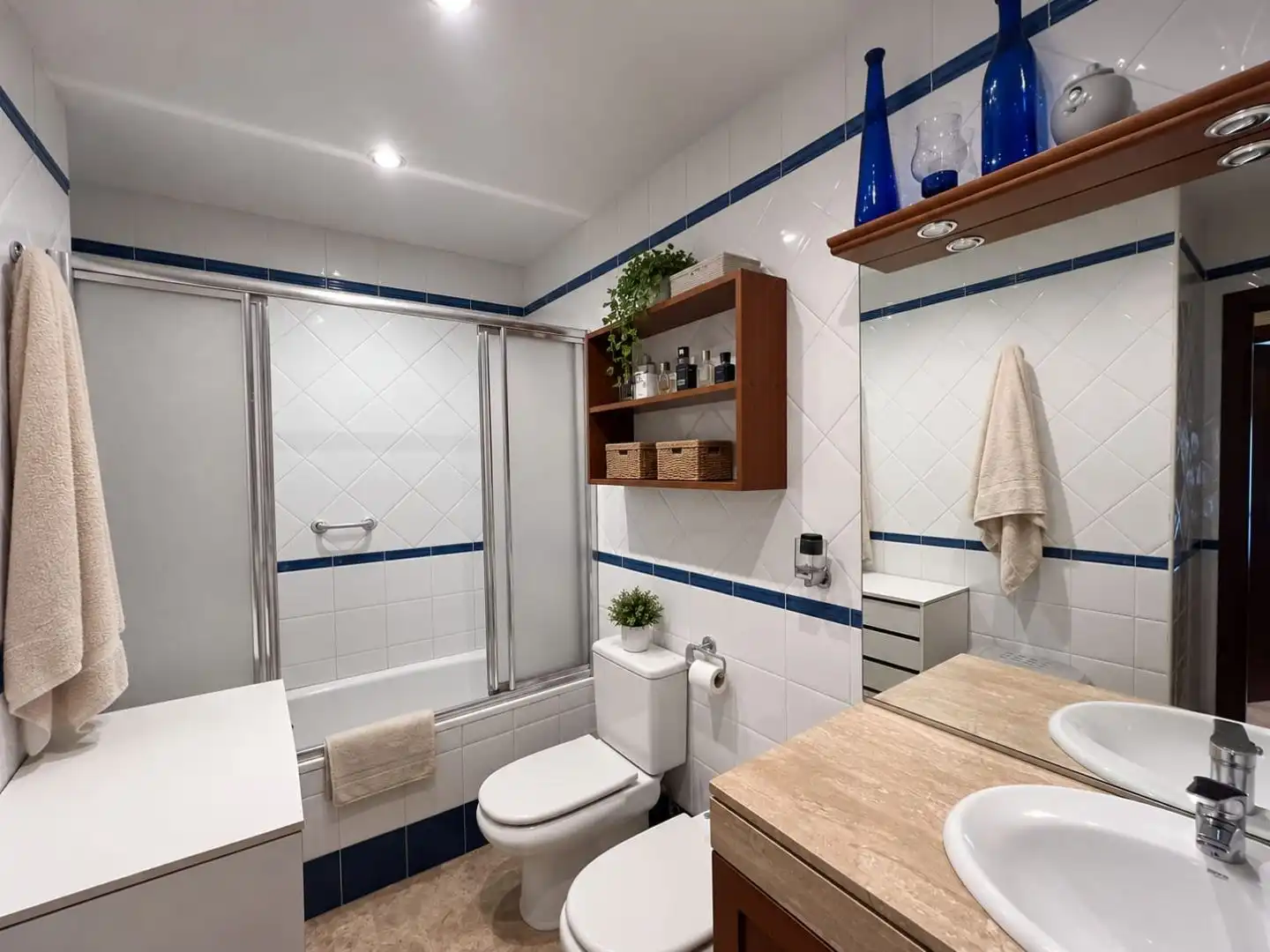 Badezimmer von Wohnung zum Verkauf in Marbella mit Klimaanlage, Terrasse und Balkon