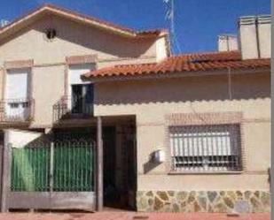 Exterior view of House or chalet for sale in Alcabón