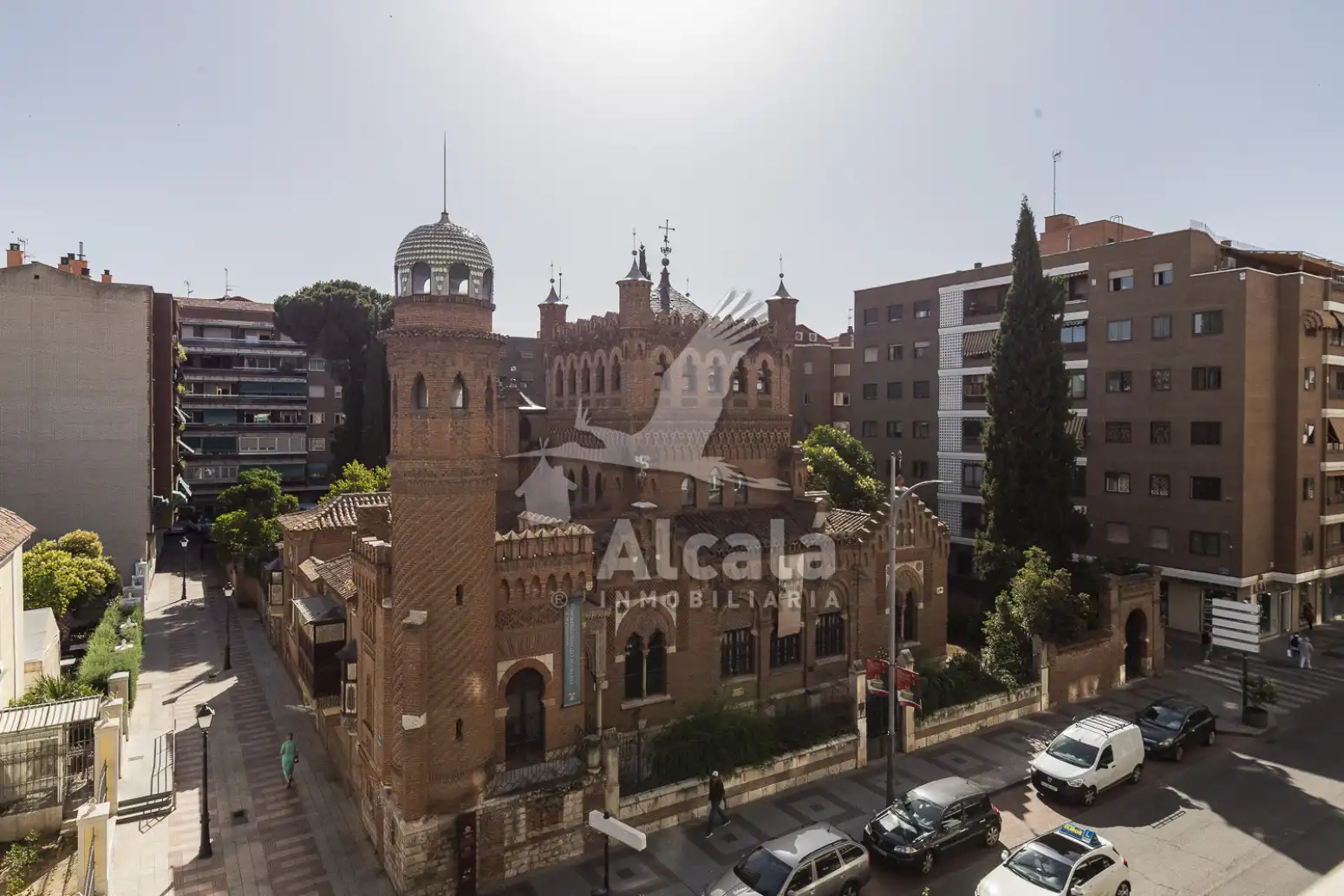 Vista exterior de Pis en venda en Alcalá de Henares amb Aire condicionat, Calefacció i Parquet