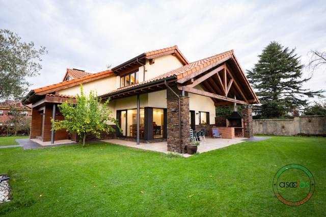 Casa-chalet en Venta en Colloto - Calle Pepin Rodríguez, 5 en Colloto