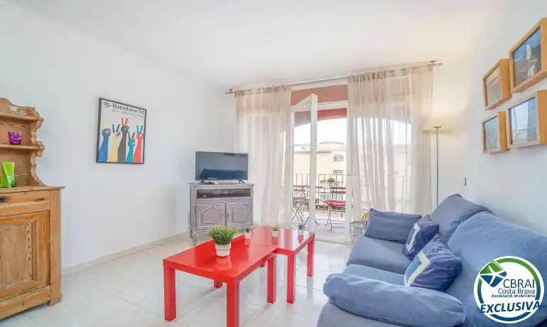 Apartment with pool for sale in Calle de la Lluna 16 2 10 16, imagen 3