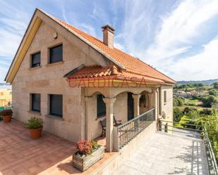 Vista exterior de Casa o xalet en venda en Vigo  amb Calefacció, Jardí privat i Parquet