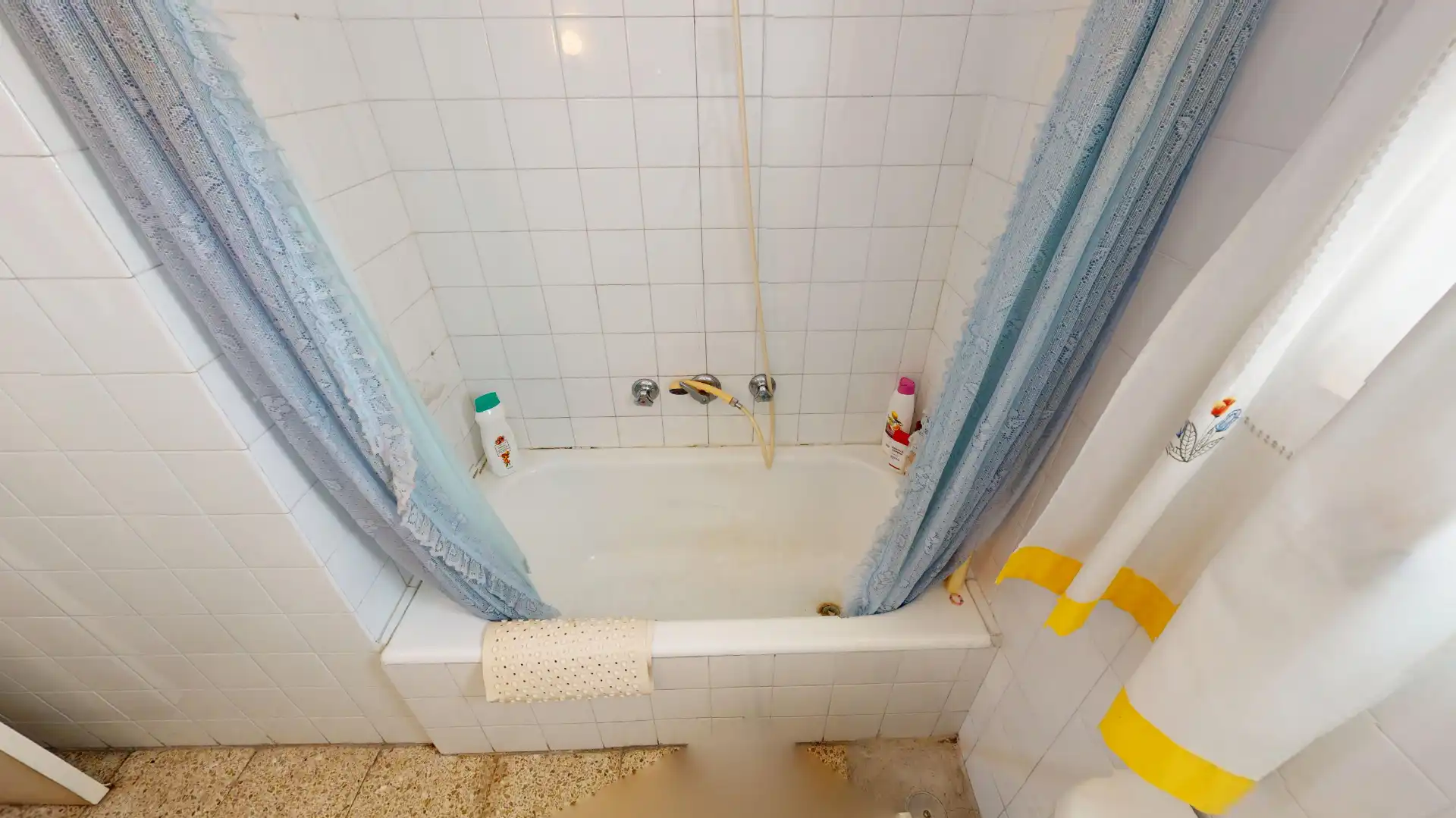 Bathroom of Flat for sale in Alicante / Alacant  with Air Conditioner, Furnished and Balcony