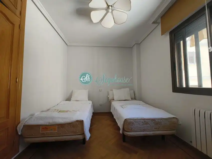 Habitación de Piso de alquiler en Segovia con Calefacción y Parquet