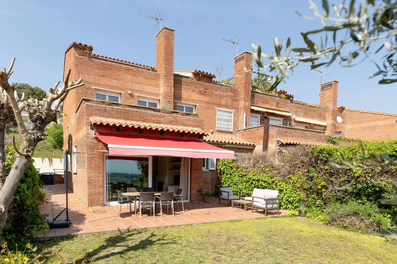 Außenansicht von Haus oder Chalet zur Miete in Sant Vicenç de Montalt mit Heizung und Terrasse