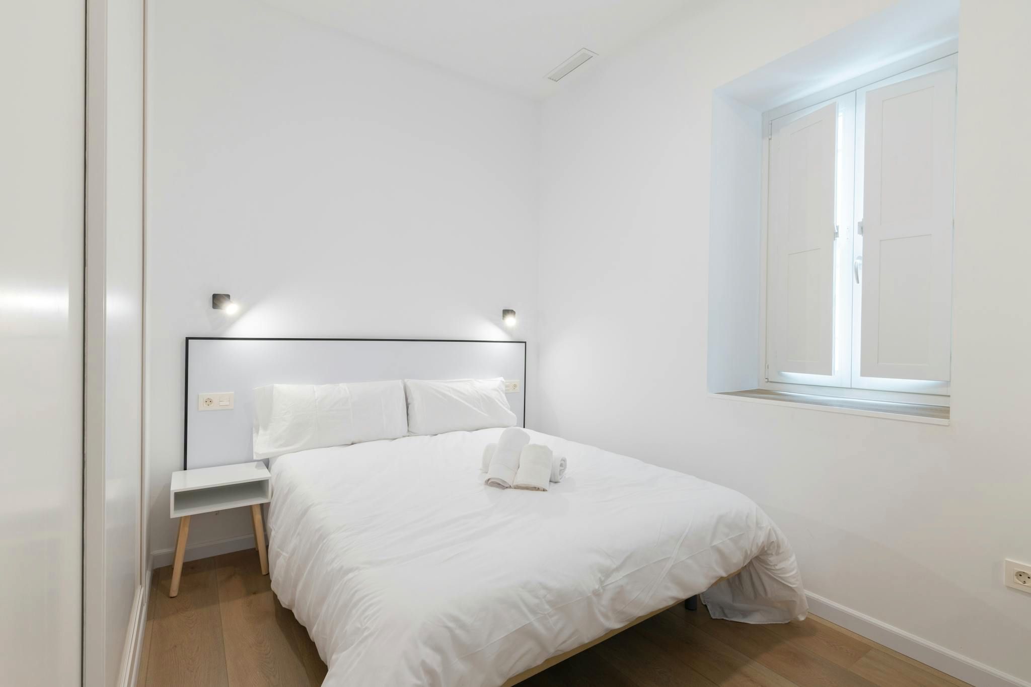 Bedroom of Flat to share in  Valencia Capital  with Air Conditioner, Heating and Furnished