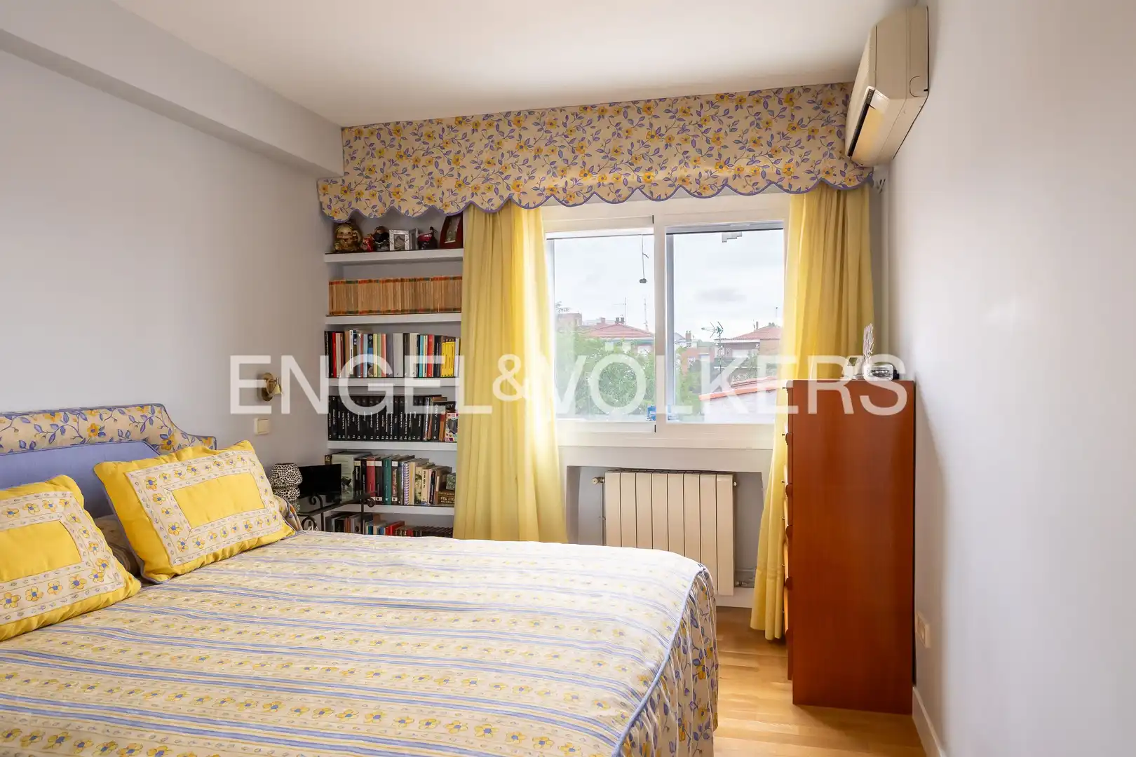 Schlafzimmer von Wohnung zum Verkauf in Madrid mit Klimaanlage, Heizung und Terrasse