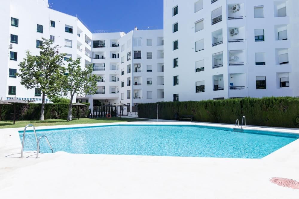Piscina de Pis en venda en El Puerto de Santa María amb Aire condicionat, Jardí privat i Terrassa