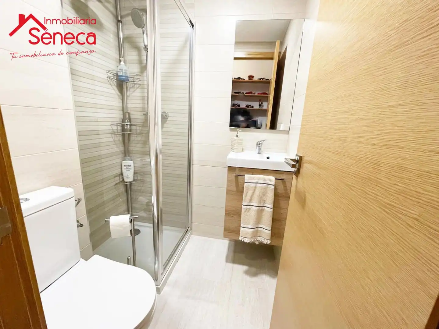 Bathroom of Flat for sale in Córdoba  with Air Conditioner, Heating and Terrace