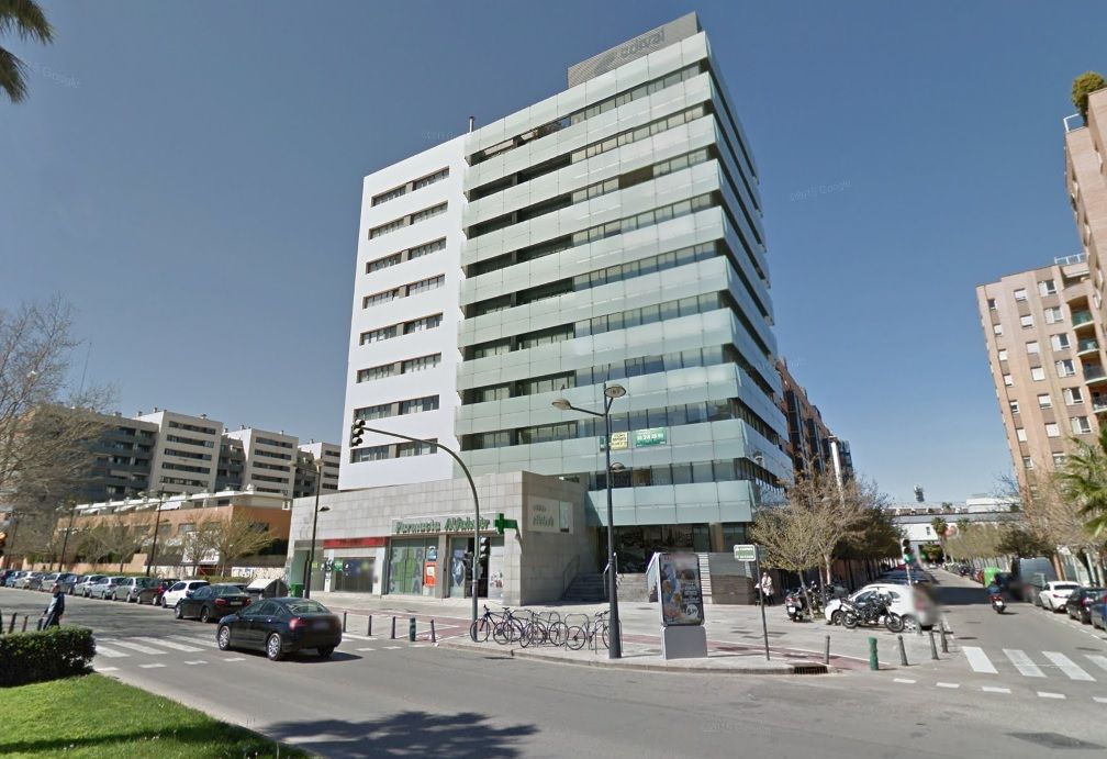 Vista exterior de Oficina de lloguer en  Valencia Capital amb Aire condicionat, Calefacció i Balcó