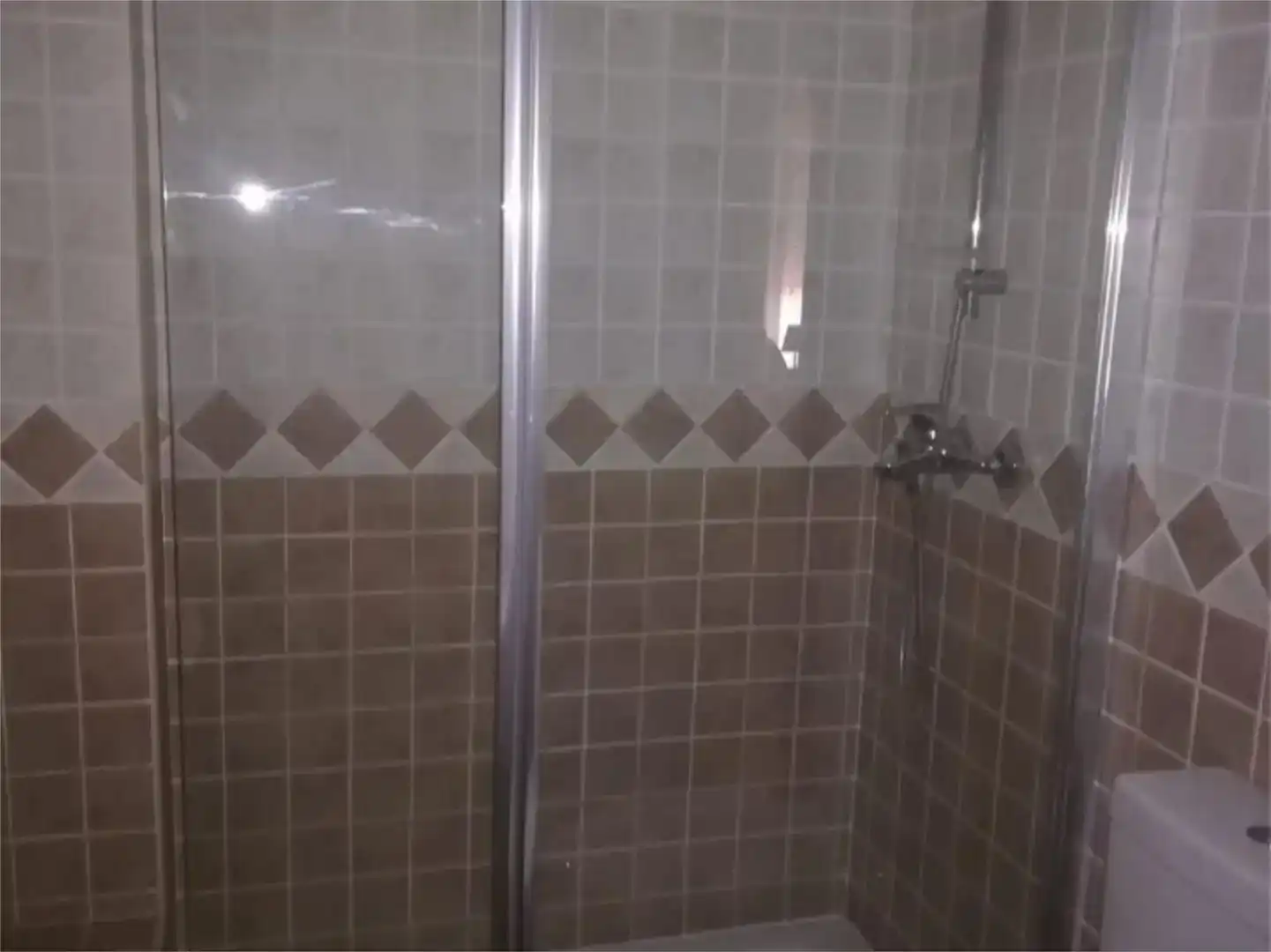 Badezimmer von Wohnungen zur Miete in Barbate