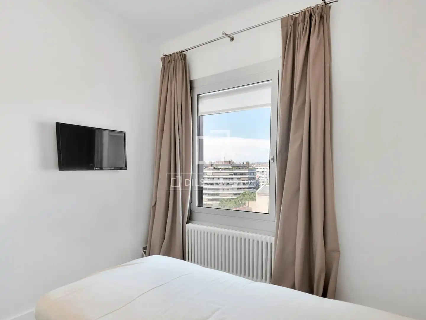 Bedroom of Attic for sale in Barcelona  with Air Conditioner, Heating and Parquet flooring