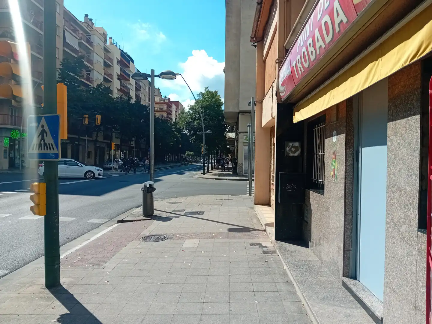 Vista exterior de Local en venta en Salt con Calefacción, Terraza y Amueblado