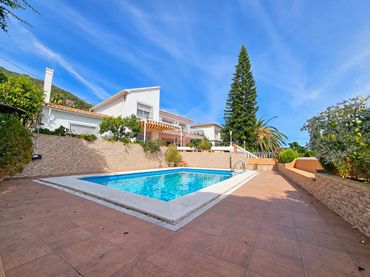 Xalet amb piscina en venda a 17 Callejon del Lobo