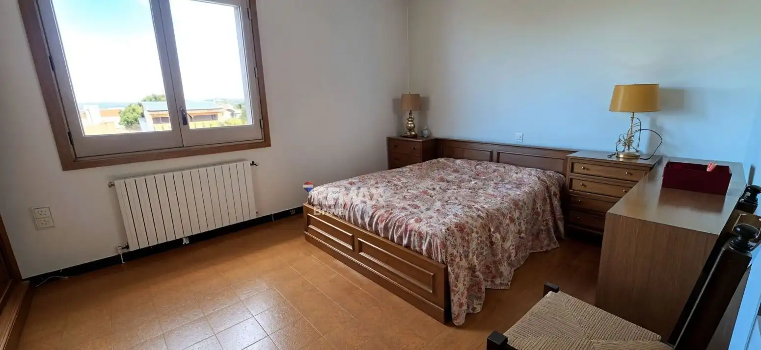 Habitación de Casa adosada en venta en Celrà con Aire acondicionado, Jardín privado y Terraza