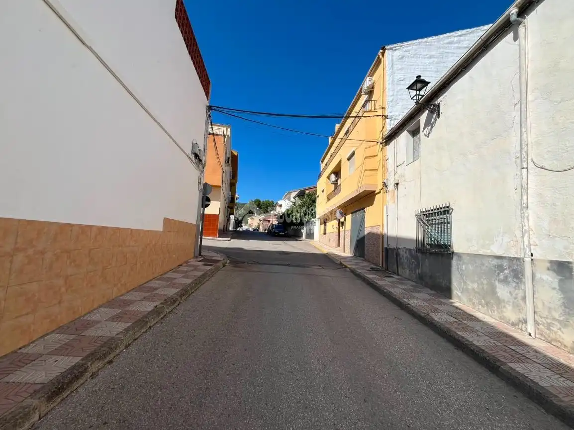 Vista exterior de Casa adosada en venda en Los Villares amb Terrassa