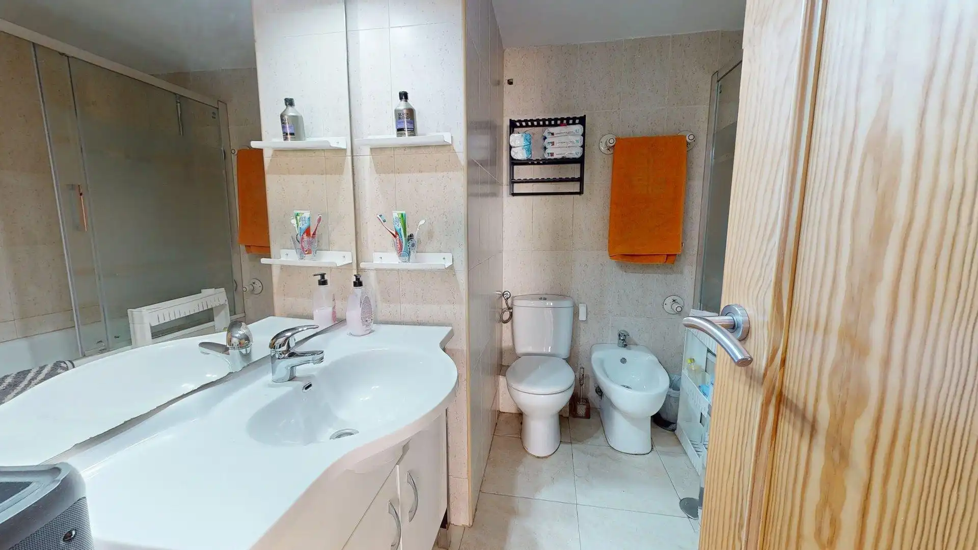 Bathroom of Flat for sale in Córdoba  with Air Conditioner, Terrace and Storage room