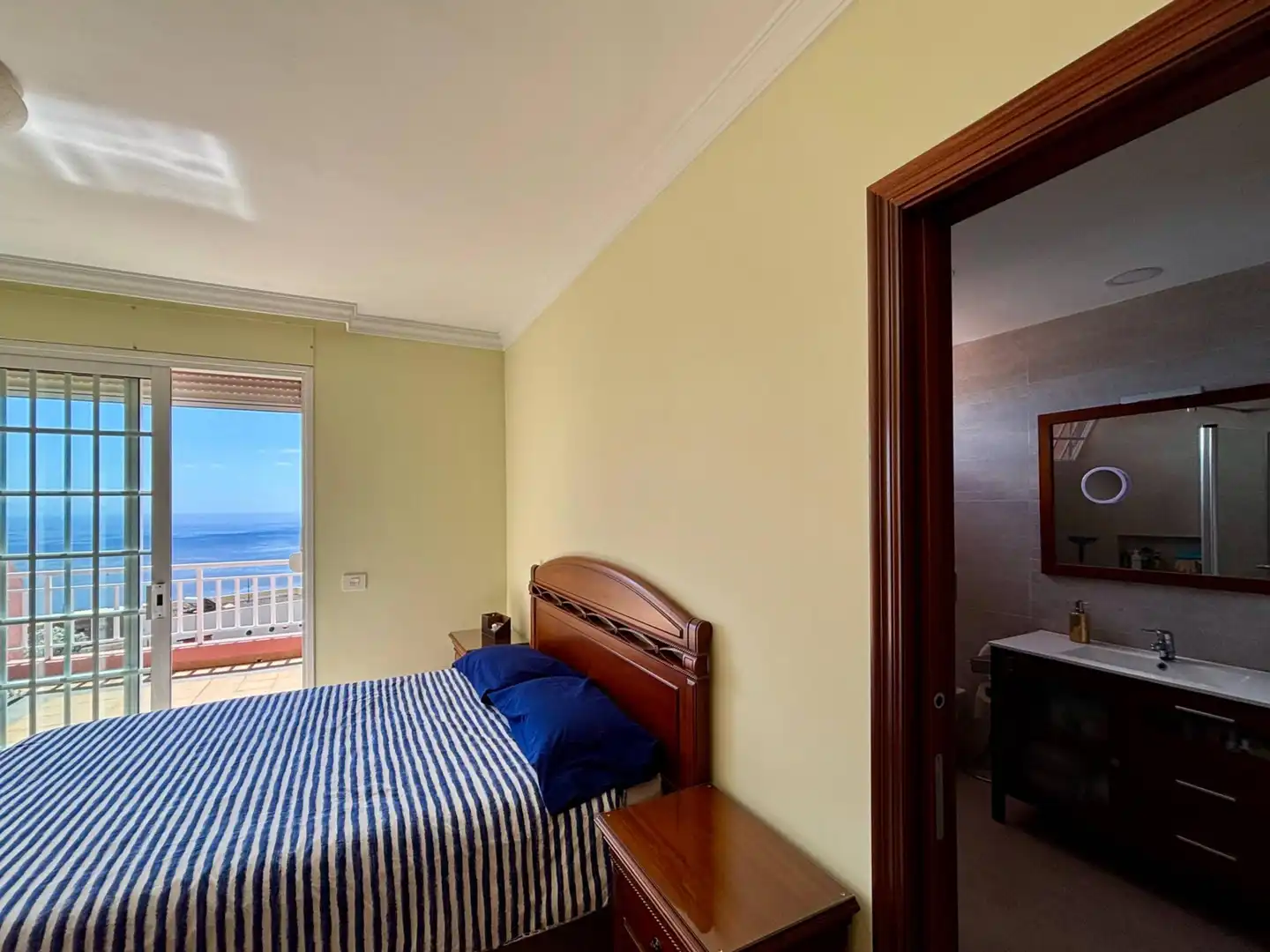 Habitación de Casa adosada en venta en Candelaria con Aire acondicionado, Terraza y Piscina
