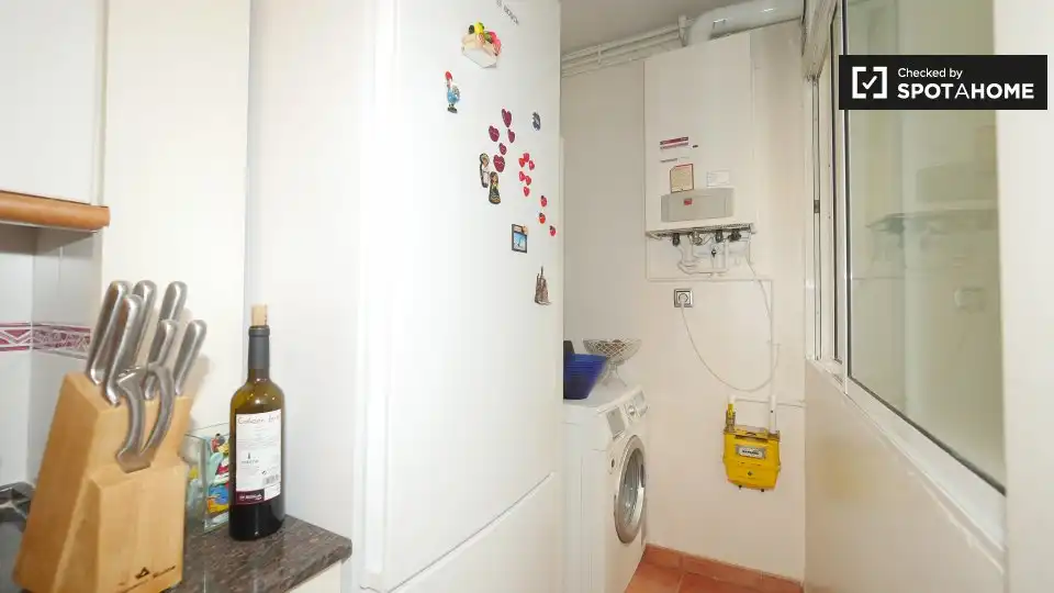 Cocina de Piso para compartir en Barcelona con Aire acondicionado, Calefacción y Amueblado