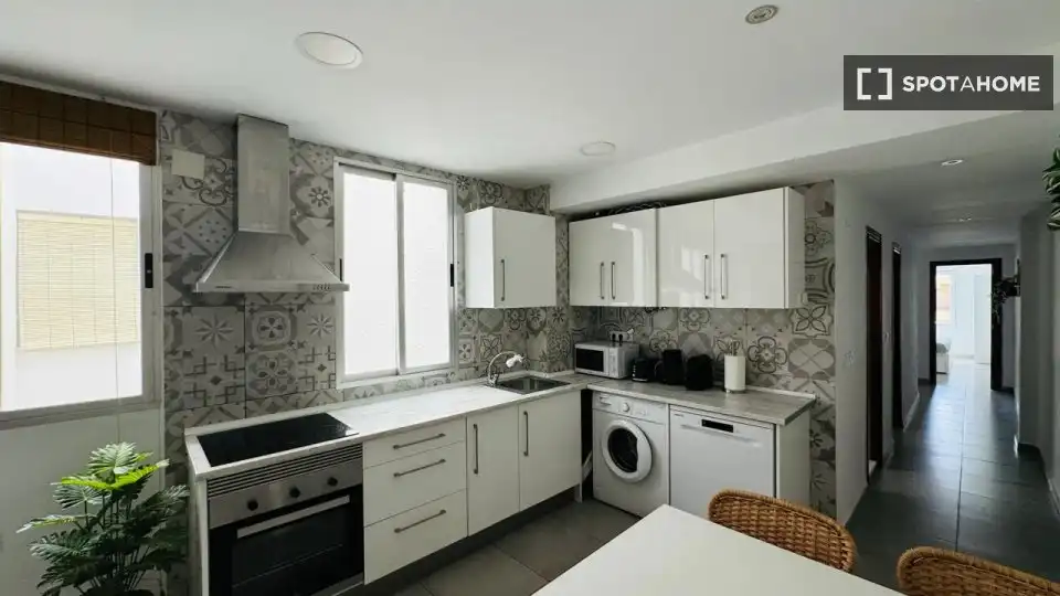 Kitchen of Flat for rent in Valencia  with Air Conditioner, Heating and Furnished