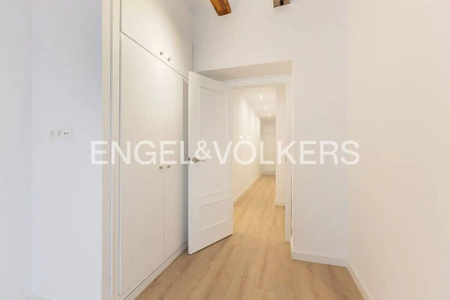 Flat for rent in Valencia  with Air Conditioner, Heating and Parquet flooring